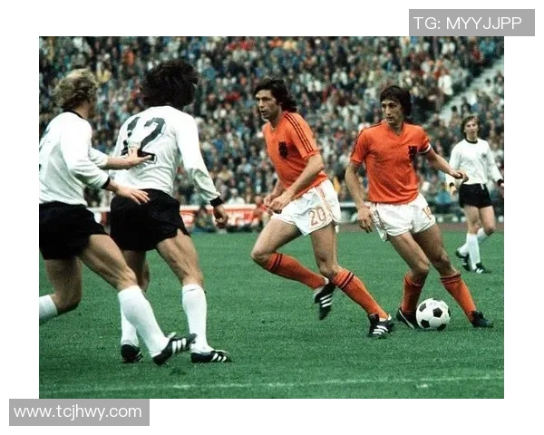 荷兰队与爱沙尼亚队的精彩对决展现足球魅力与战术智慧